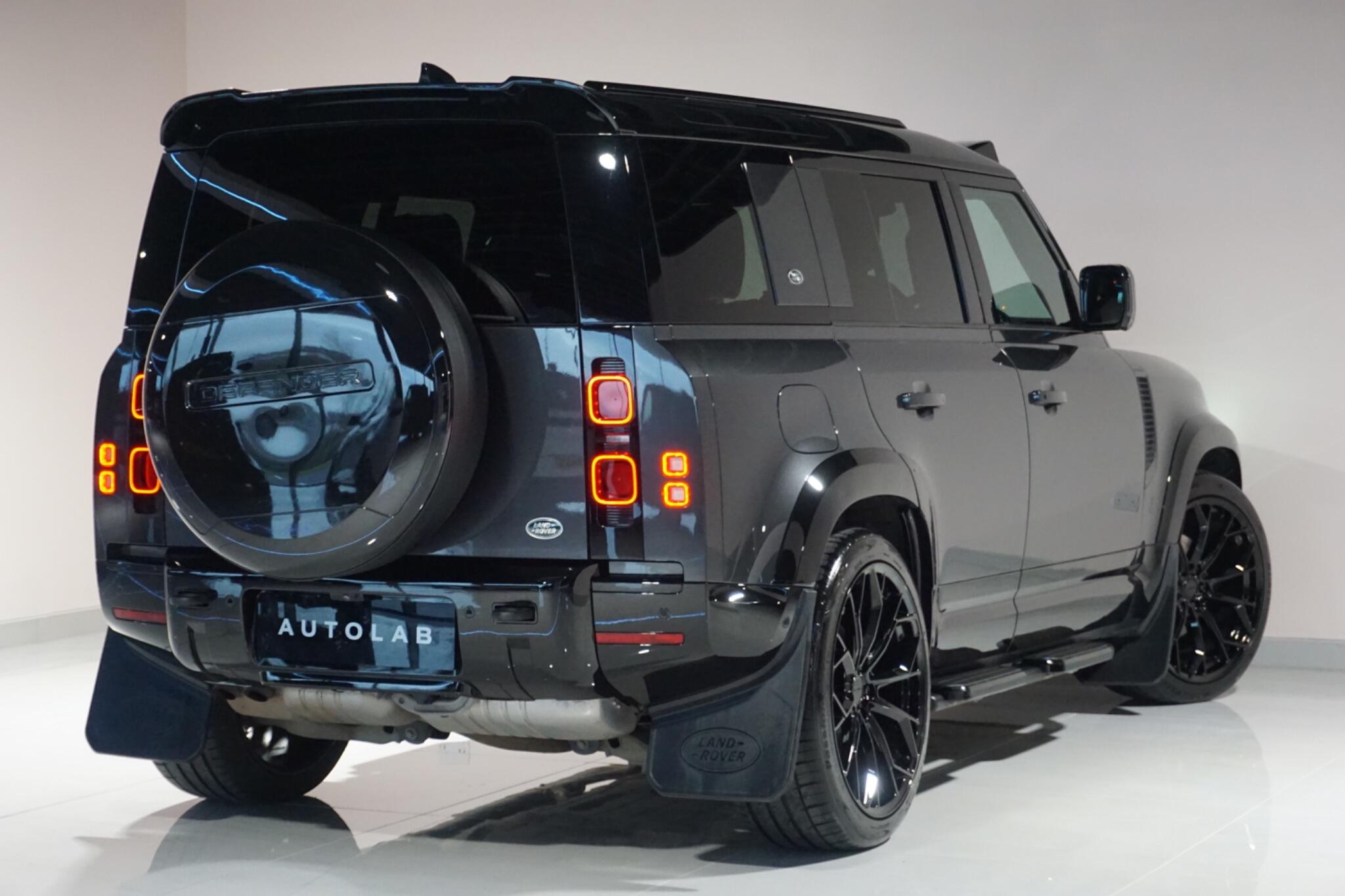 Land Rover Defender 110 3.0 D300 MHEV X-Dynamic HSE SUV 5dr Diesel Auto 4WD Euro 6 (s/s) (300 ps)